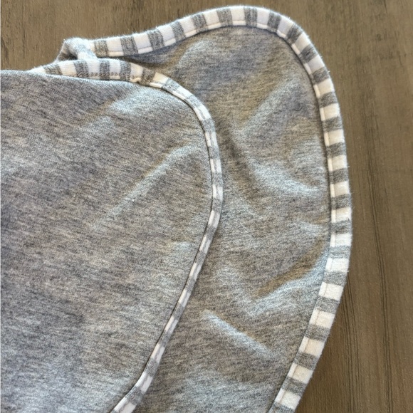 Love To Dream Swaddle Newborn Hands Up Gray 5-8.5 Lbs Pounds Moderate Weather - Picture 7 of 10